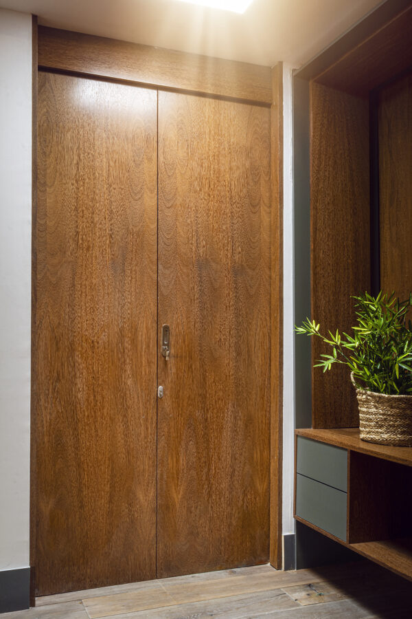 Puerta de madera Casa Exalta